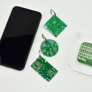 Porte-clés de carte de circuit imprimé - Accessoires technologiques - Cadeau Computer Geek - Ingénieur technique - Cadeau Nerd - Cadeau recyclé - Cadeau Eco - Cadeau fête des pères