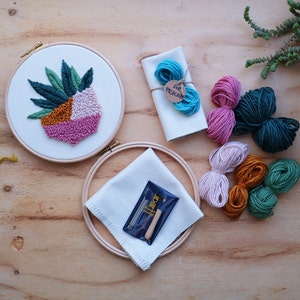 Beginner punch needle kit with plant pattern - crafting kit - lavor needle - with ecological cotton