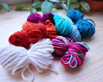 Punch needle Fiber Pack - A mix of fine and chunky yarns