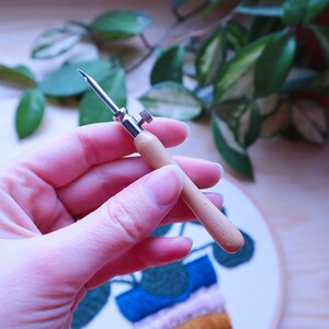 Beginner punch needle kit with pilea pattern crafting kit lavor needle ecological wool hoop with brass closure monk's cloth image 7