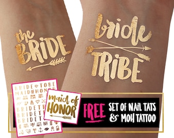 Puede incluir: Tatuajes temporales dorados para una fiesta de bodas. Los tatuajes dicen "the bride", "bride tribe" y "maid of honor". Se incluye un juego gratuito de tatuajes para uñas y un tatuaje de dama de honor.