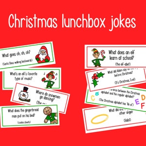 Può includere: Uno sfondo rosso con la scritta "Christmas lunchbox jokes" in bianco. Diverse carte rettangolari con barzellette e illustrazioni a tema natalizio sono sparse nell'immagine. Le barzellette sono scritte in testo nero.