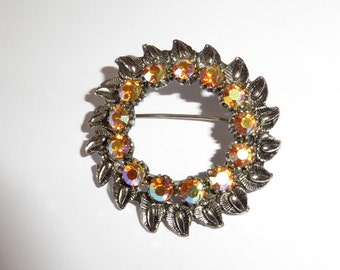 Vintage Brooch sparkly stones