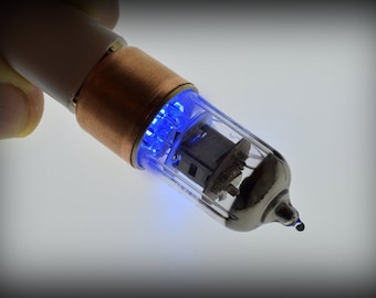 Memoria USB Steampunk (AZUL) con tubo de radio pentodo de 64 GB, 128 GB y 256 GB. Equipo militar vintage de la URSS. Un regalo de cumpleaños ideal para él.