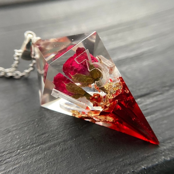 Red rose gold foil shard d4 necklace // Dried flower gem dnd sharp crystal pendant // Dungeons and dragons jewelry