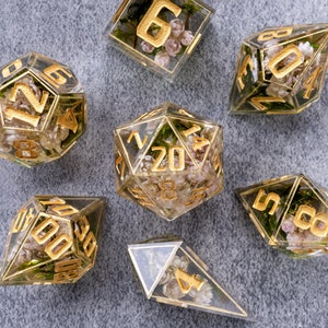 Terrarium dice - flower dnd sharp edges dice set, Plant druid dice, nature dice,  Critical Role Dungeons and dragons fox byFlowerFox