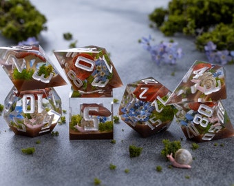 Mushroom, forget me nots & snail dnd dice set - Forest sharp edges dice, Nature themed, Critical Role dice, Dungeons and dragons gifts