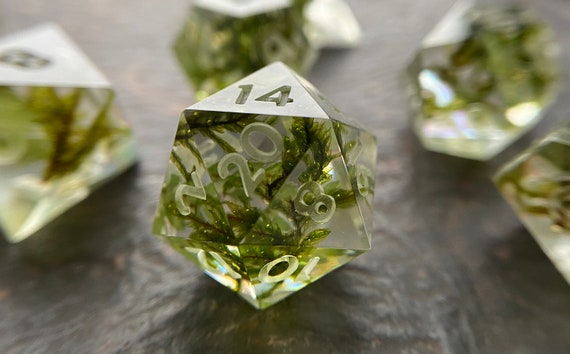 Moss dices