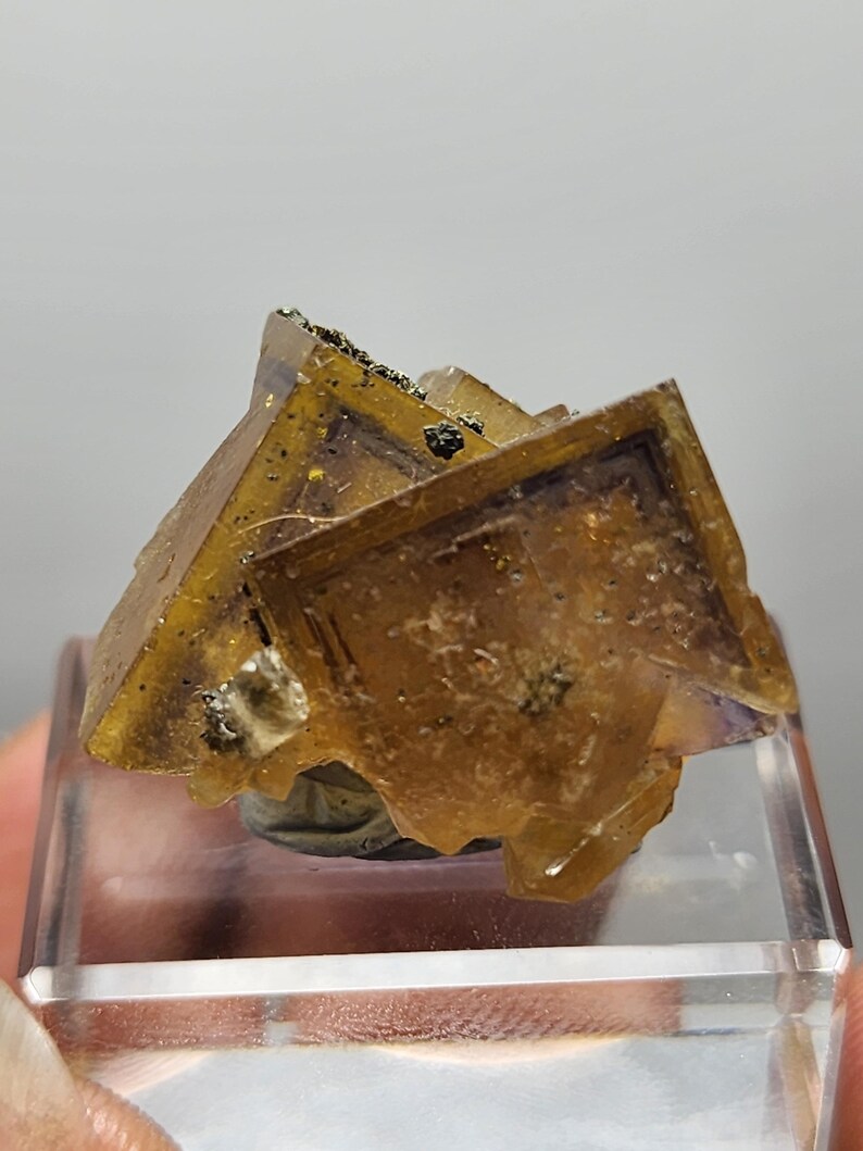 Fluorite w zoning and baryte from Glück mine, Bergmännisch Frohnau, Saxony, Germany image 5