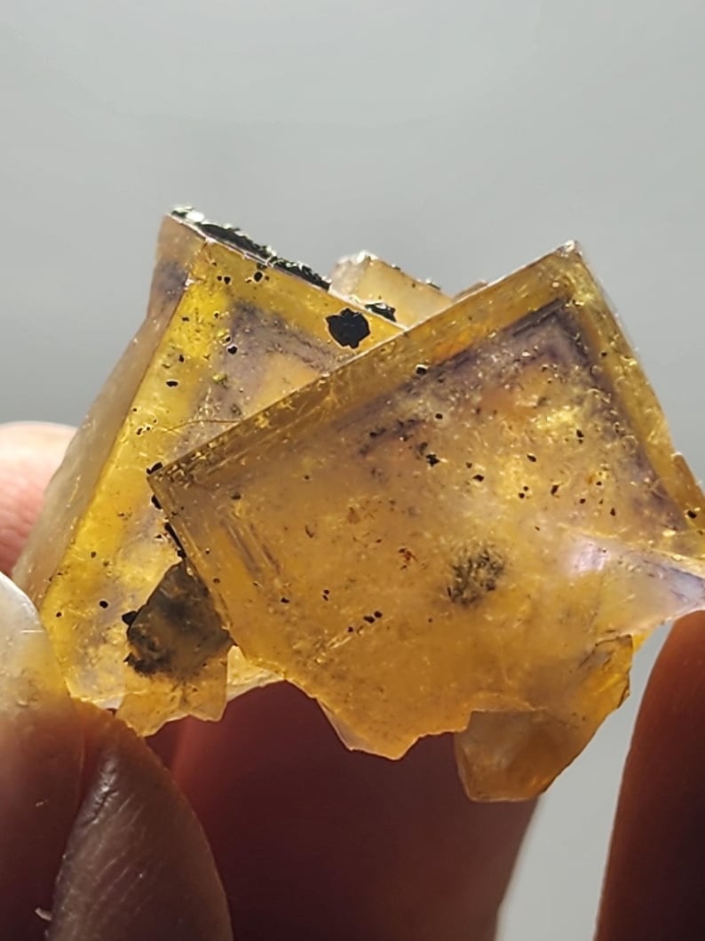 Fluorite w zoning and baryte from Glück mine, Bergmännisch Frohnau, Saxony, Germany image 2