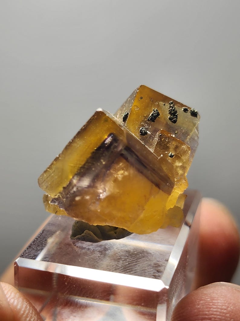 Fluorite w zoning and baryte from Glück mine, Bergmännisch Frohnau, Saxony, Germany image 3