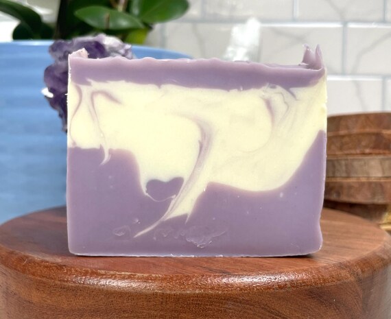 BRV Handmade Cold Process Soap 6oz | Black Raspberry & Vanilla | Moisturizing Soap | Gift for Her | Valentine's Day | Fruity Delicious Scent