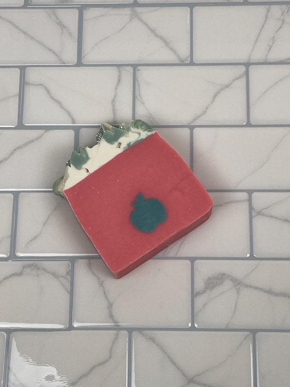 FROSTED APPLE Handmade Cold Process Soap 6.5oz | Limited Edition Scent | Moisturizing Soap | Fruity Scent