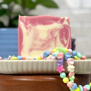 LOVE POTION Handmade Cold Process Soap 5oz Sweet & Fruity Scent BESTSELLER