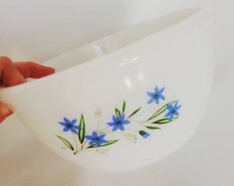 Phoenix Opalware Mixing bowl 1970s with flowers Vintage kitchen baking collectible