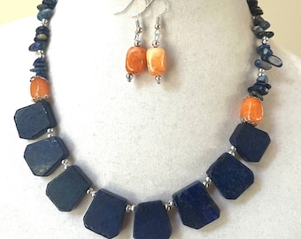 Collier de perles en lapis-lazuli bleu Boucles d'oreilles Collier de pierres précieuses bleues pour femme Bijoux en pierres précieuses brutes Collier de mariée bleu Ensemble cadeau pour femmes