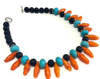 Colar com contas esculpidas em coral laranja, turquesa e lava preta, colar tribal com pedras preciosas, joia de outono para presente feminino.