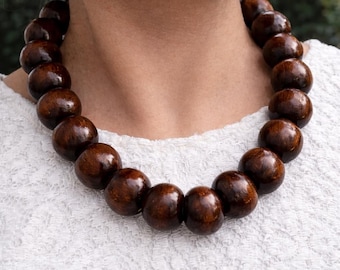 Collana con perline di legno, collana unisex in legno marrone massiccio, collana spirituale da uomo, gioielli naturali da donna