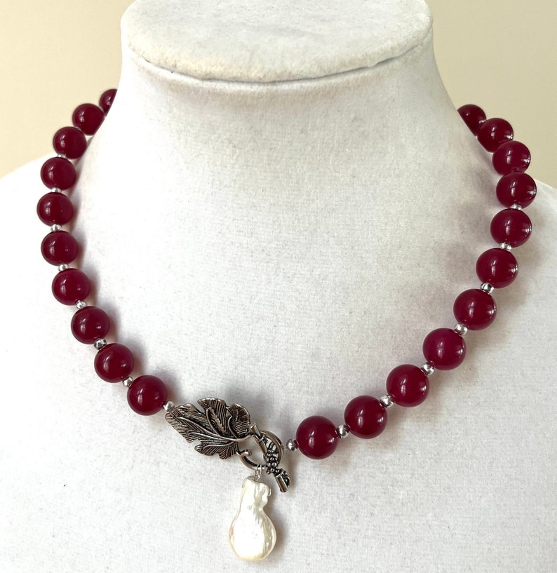 Red Jade Lariyat Necklace With Baroque Pearl, Gemstone Beaded Necklace ...