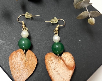 Orecchini con semi di avocado e avventurina, orecchini a cuore intagliati a mano, regalo di gioielli sostenibili