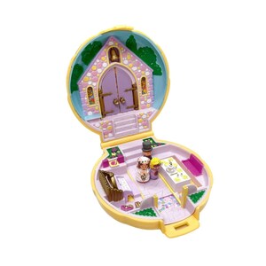 Vintage 1989 Polly Pocket Nancy&#39;s Wedding Day- Complete With 3 Figures & Ring!!