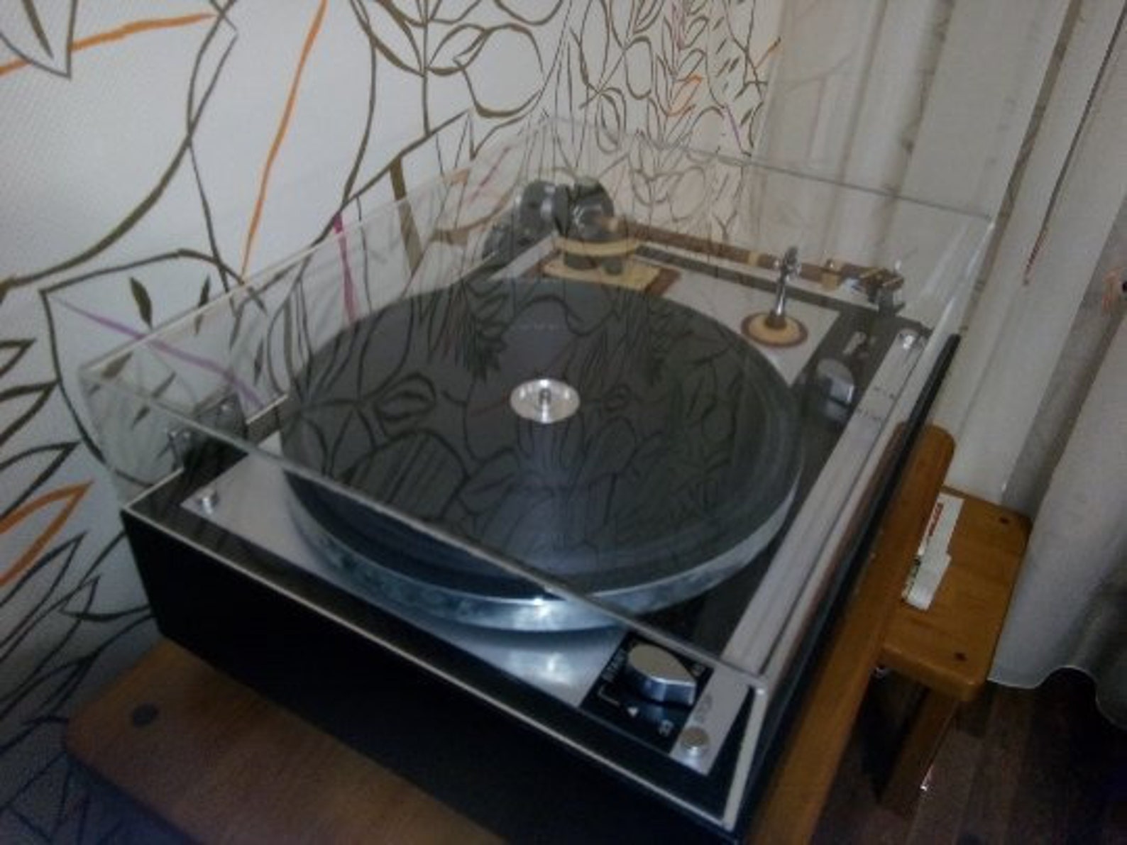 Turntable cover custom making. Crystal clear acryl. Dust Etsy
