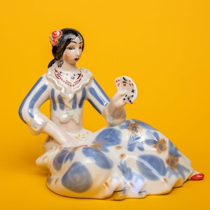 Figurine femme gitane Sculpture porcelaine femme cartes à collectionner statue danse bohème diseuse de bonne aventure dame mystérieuse cadeau vintage pour femme