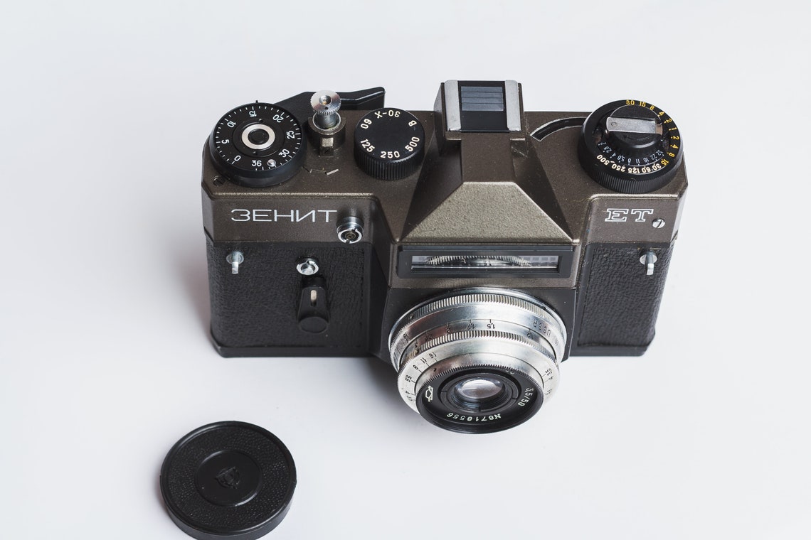 Appareil Photo Vintage Zenit 11 – Non Testé, état Occasion, Modèle Compact