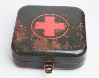 Israeli first aid kit Medical first aid case,\u05e2\u05e8\u05db\u05ea \u05e2\u05d6\u05e8\u05d4 \u05e8\u05d0\u05e9\u05d5\u05e0\u05d4 Tin first aid kit vintage first aid tin tin first aid kit Israeli vintage