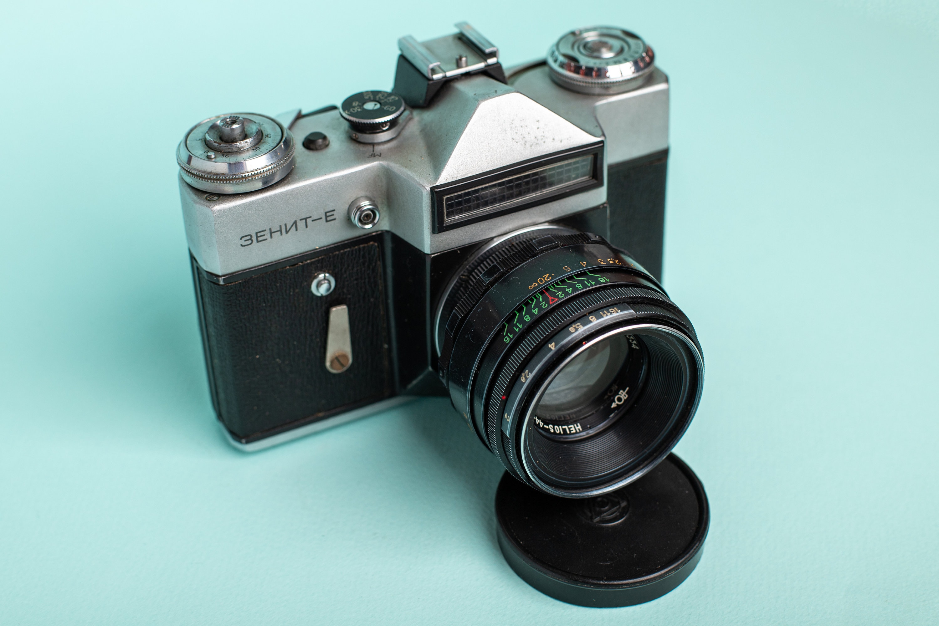 Vintage Camera Zenit-e Rangefinder Film Retro Camera Lens Helios 