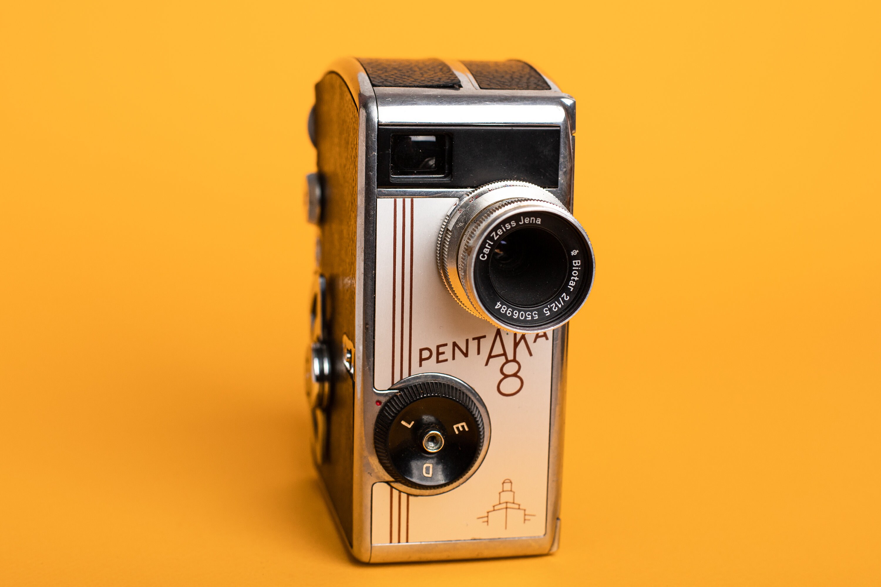 Pentacon Pentaka 8B 8mm ムービーカメラ Pentaka 8B 8mm camera | Science Museum Group Collection