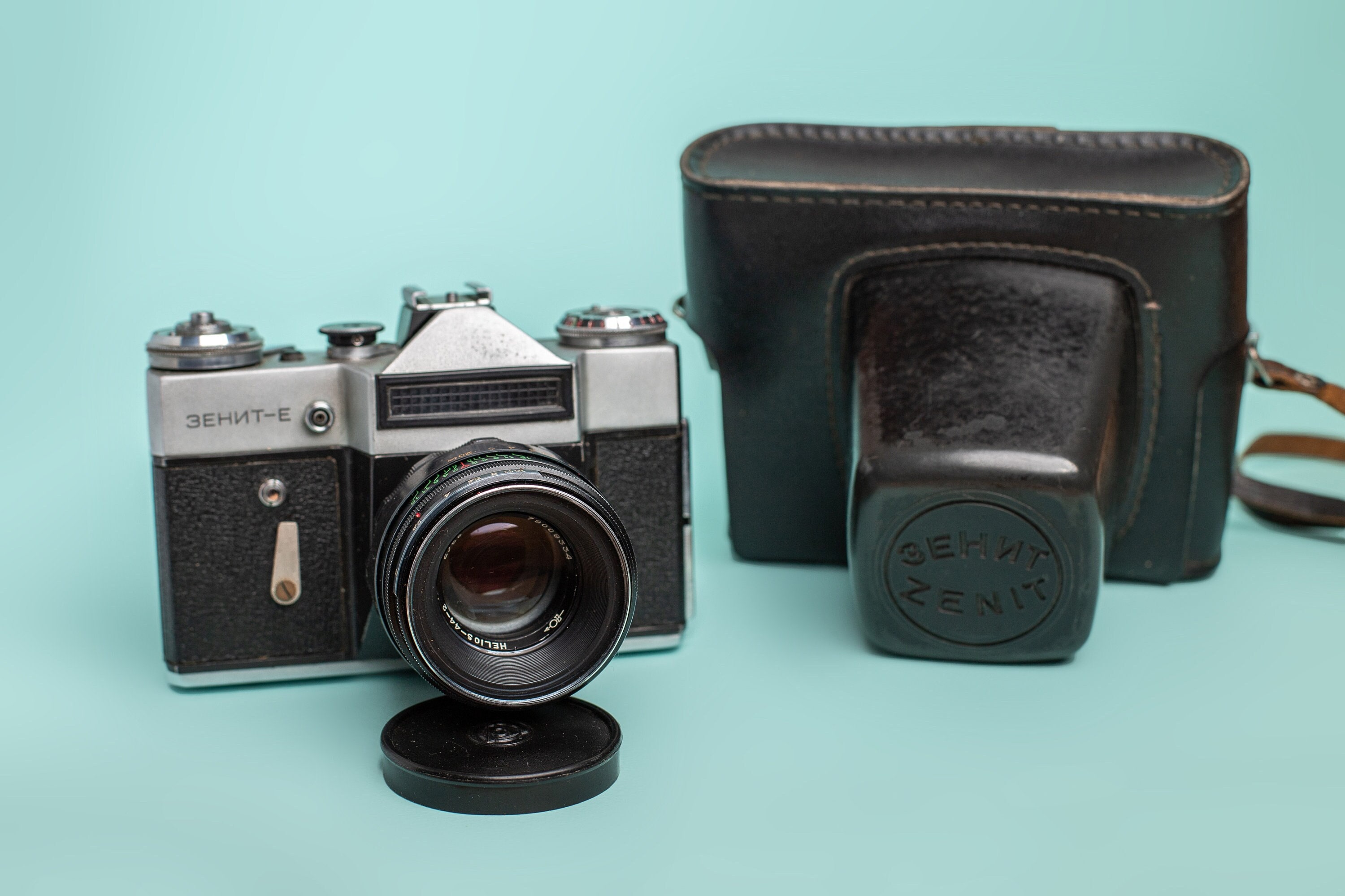 Vintage Camera Zenit-e Rangefinder Film Retro Camera Lens Helios