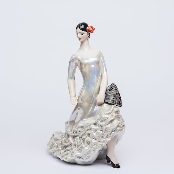 Figurine de danseuse de flamenco figurine de femme dansante espagnole sculpture en porcelaine statue ukrainienne de collection cadeau vintage pour femme