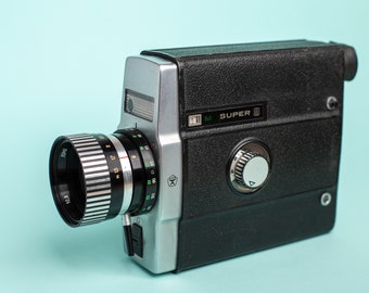 Old Vintage Soviet Movie Camera LOMO Aurora 219 8mm Film Old Vintage Soviet Movie Camera LOMO Aurora 219 8mm Film