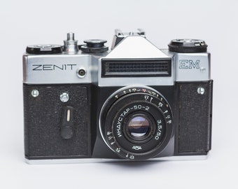 ヴィンテージカメラ「Zenit-EM」レンジファインダーフィルムレトロ