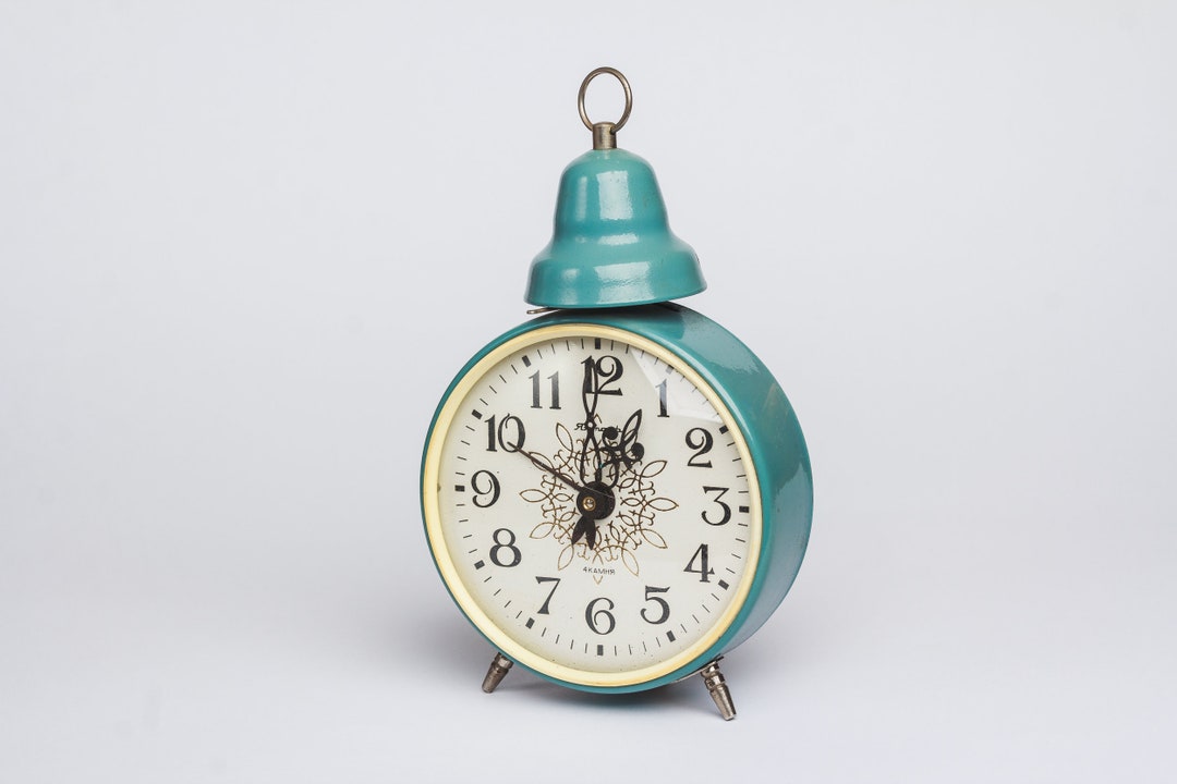 Alarm Clock Mechanical Desk Clock Vintage Home Decor Christmas Gift for Him Man Boyfriend 90s