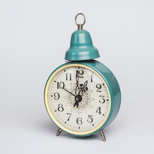 Alarm clock Mechanical desk clock Vintage Home decor Christmas gift for him man boyfriend 90s Retro wind up table clock