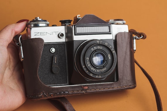 APPAREIL PHOTO ARGENTIQUE Zenit 11 très bon état EUR 30,00 - FR