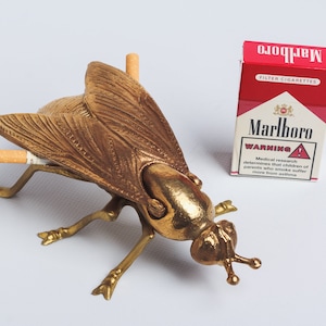 Vintage Tobacciana Ashtray brass smoke decor fly insect wasp Hollywood regency Gift for smoker Trinket box flip top Metal House fly ashtray