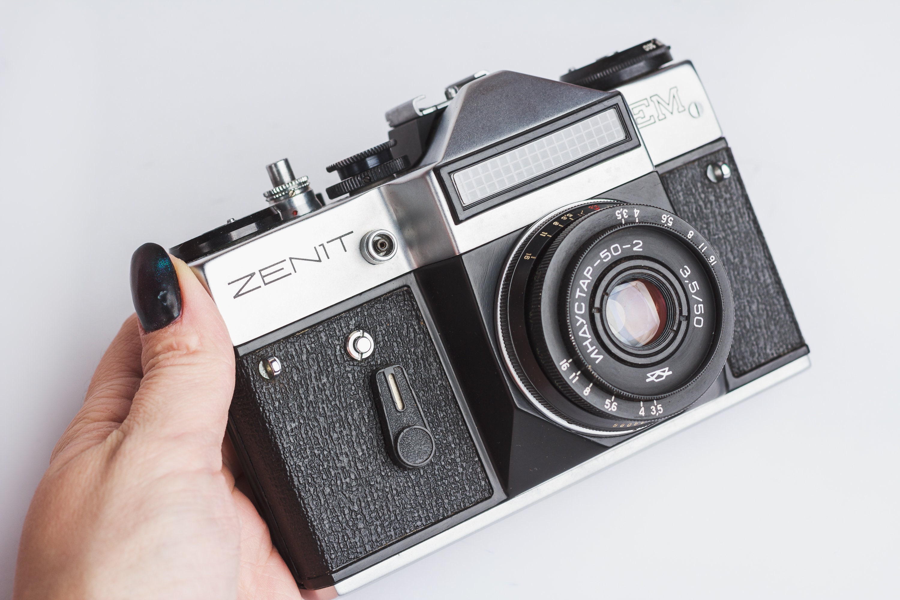 ヴィンテージカメラ「Zenit-EM」レンジファインダーフィルムレトロ