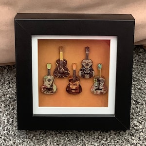 Guitar picture, wall art for guitar players, music lovers gift, rock & roll fan gift, gift for guitarist, music memorabilia, bar decor