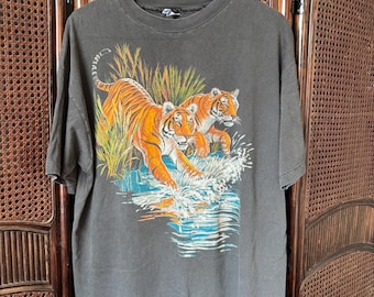 Vintage 90s White Tiger T-shirt Big Print Tee Shirt 1990 Men Women