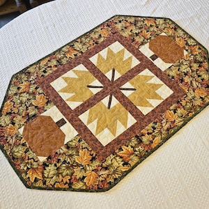 Maple table runner PDF (digital quilt pattern)