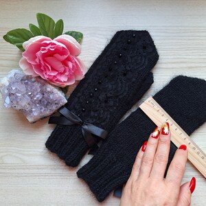 Women Hand Knitted Mittens Elegant Mittens with Black Lace and Glass Crystal Beads Wool Mohair Mix Yarn Hand Warmers Gift for Her imagem 8