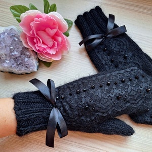 Women Hand Knitted Mittens Elegant Mittens with Black Lace and Glass Crystal Beads Wool Mohair Mix Yarn Hand Warmers Gift for Her imagem 4