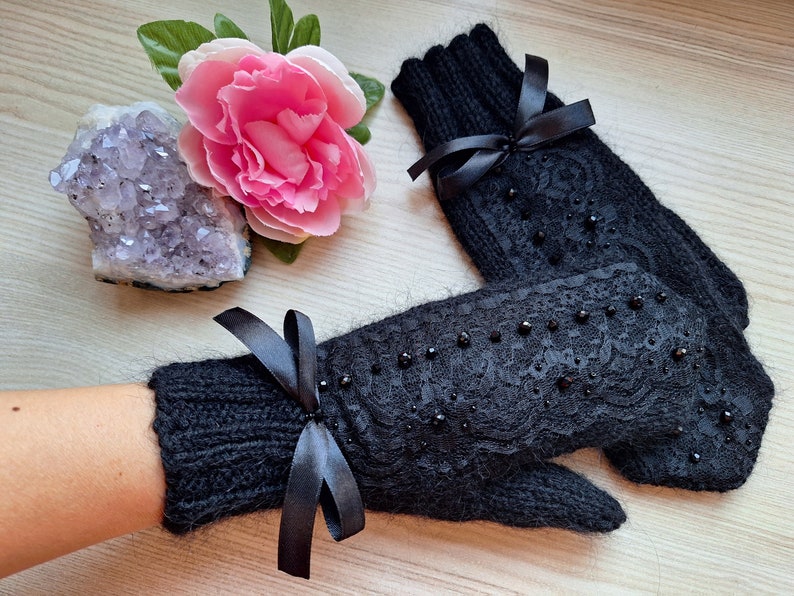 Women Hand Knitted Mittens Elegant Mittens with Black Lace and Glass Crystal Beads Wool Mohair Mix Yarn Hand Warmers Gift for Her imagem 4