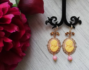 Boucles d'oreilles faites à la main avec Cameo Lady Pink & Gold Dangle Drop Boucles d'oreilles Style victorien Boucles d'oreilles avec des perles de rhodochrosite Cadeau pour les femmes