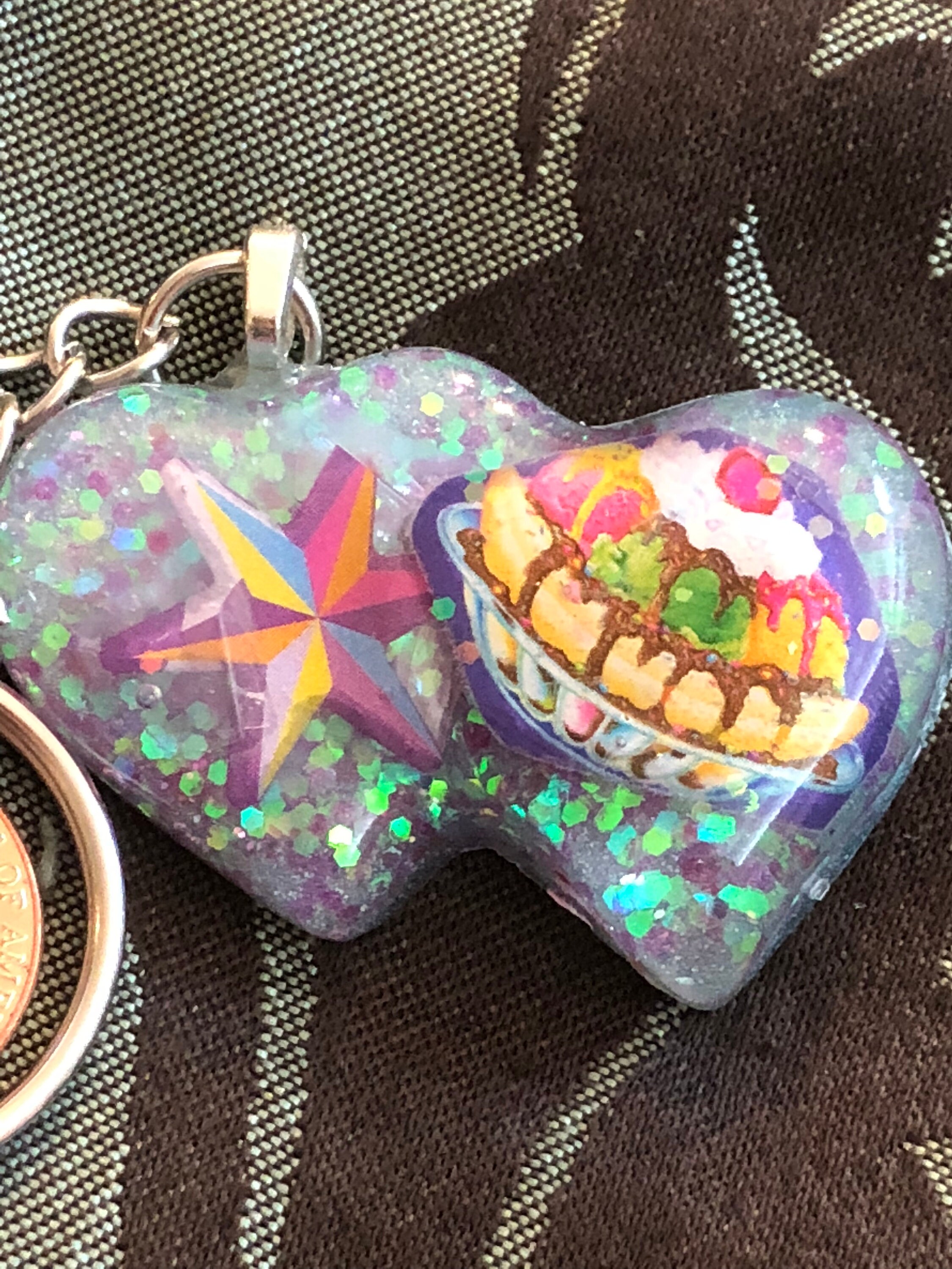 アイスクリームサンデー樹脂キーホルダー - Etsy 日本