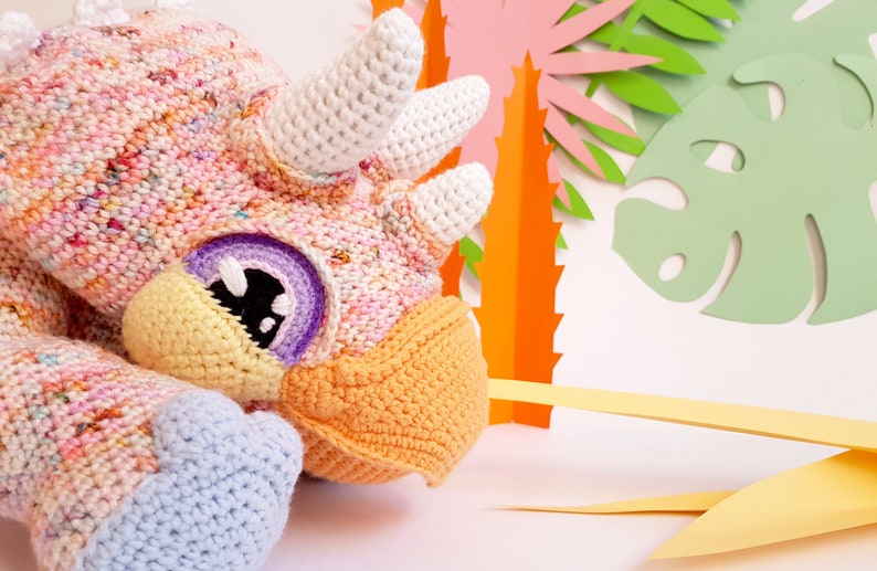 Gravity the Triceratops giant amigurumi crochet pattern image 9