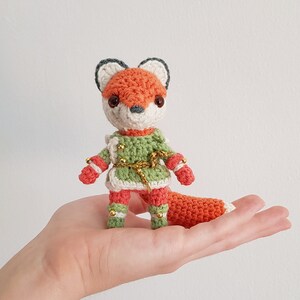 Tiny Christmas Dinner Party mini amigurumi crochet pattern, woodland animals in fancydress image 4